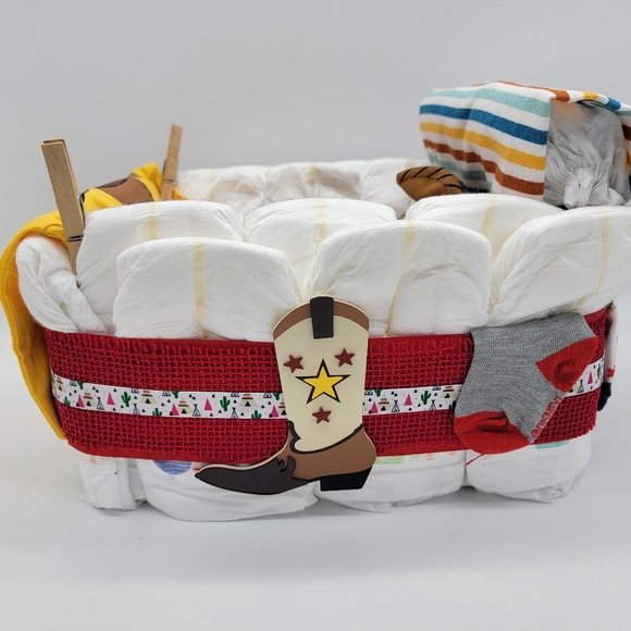 Toy Story - Woody bassinet diaper cake - Picture 6 of 13